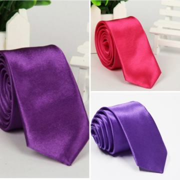 ŽENSKA KRAVATA - NOVO