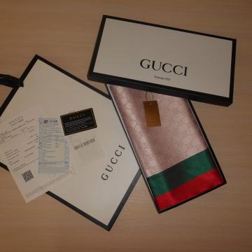 Ženski, muški  šal Gucci
