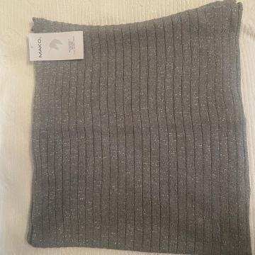 Zenski sal (ovratnik) Mako