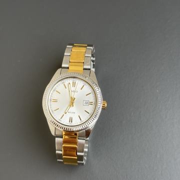 Casio zenski kvarcni sat