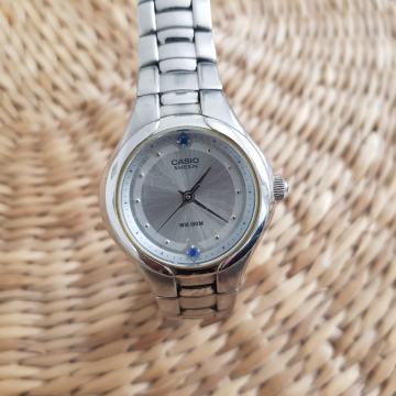 CASIO SHEEN ženski sat sa plavim safirom