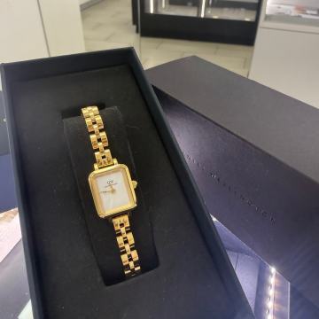 DANIEL WELLINGTON SAT