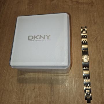 DKNY sat