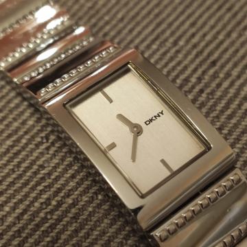 DKNY ženski sat
