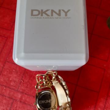 DKNY ženski sat