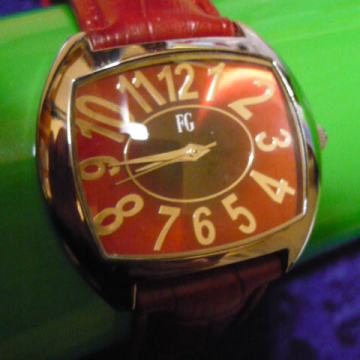 FADED GLORY QUARTZ ručni sat tamno-cerveni kožni remen Novo!