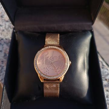 Guess rose gold sat