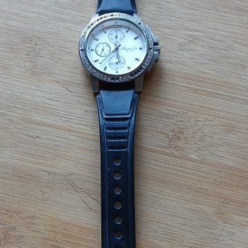 Kenneth Cole-zenski analogni sat