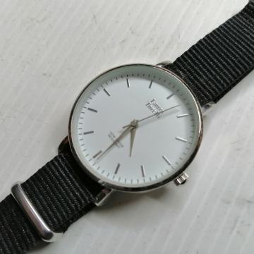 ručni sat Laura Torelli