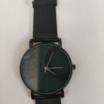 LEŽERNI KVARCNI SAT