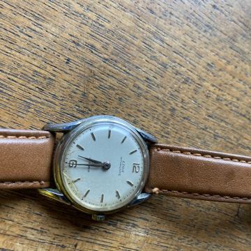 Liga Swiss made ženski sat