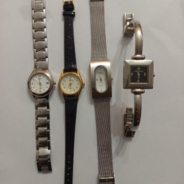 Lot 4 vintage quartza