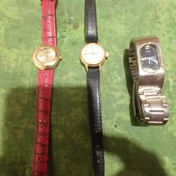 Lot od tri ženska sata- stanje nepoznato