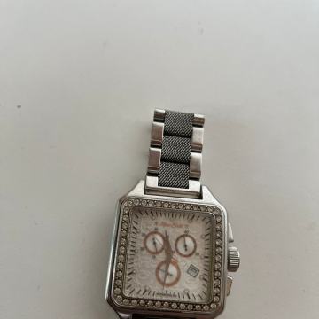 Marc Ecko zenski sat