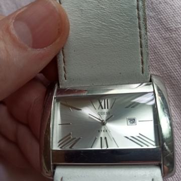 Ženski satovi: GUESS, STEFANEL