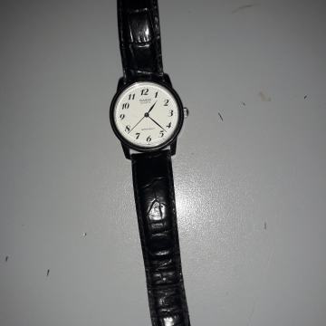 Prodaje se ženski sat CASIO