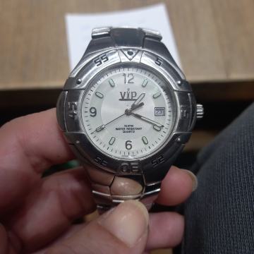 Ručni kvarcni sat VIP