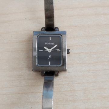 RUČNI SAT FOSSIL - METALNA NARUKVICA