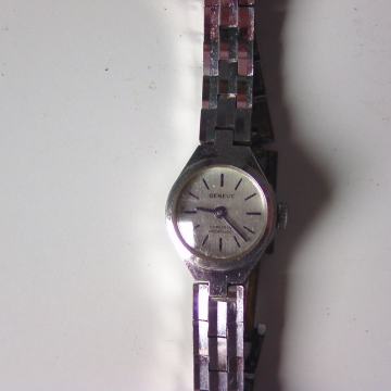 Ručni sat na navijanje Geneve