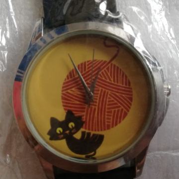 Ručni sat mačka i klupko