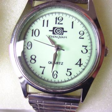 Ručni sat na bateriju