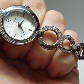 RUČNI ŽENSKI SAT SA CIRKONIMA, PIERRE LANNIER, VODOOTPORAN, ISPRAVAN