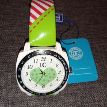 Sat DC metalan sa kožnim remenom