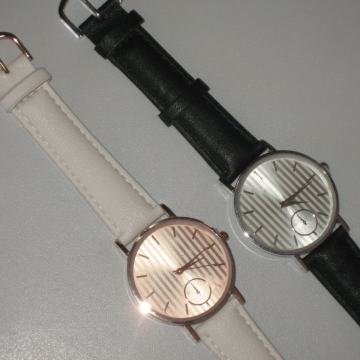 ŽENSKI CRNI I BIJELI SAT - NOVO