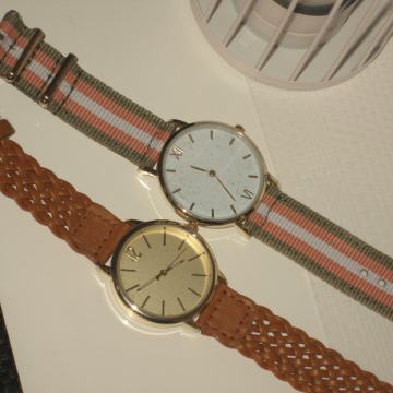 NOVI SMEĐI CAMEL SAT