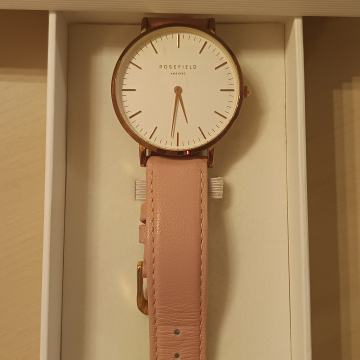 Sat Rosefield, rose gold