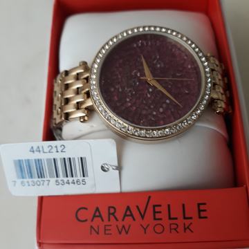 SAT RUČNI ŽENSKI CARAVELLE