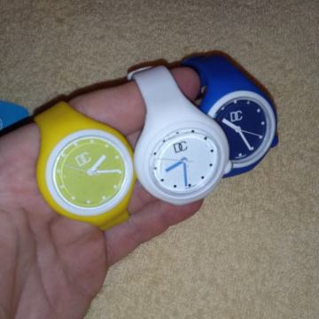 Satovi DC tri komada