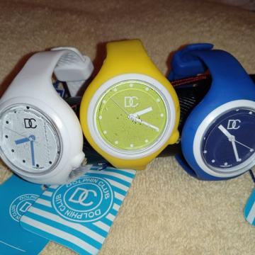 Satovi DC tri komada