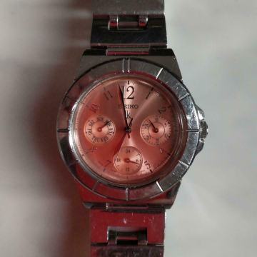 Seiko Ženski sat