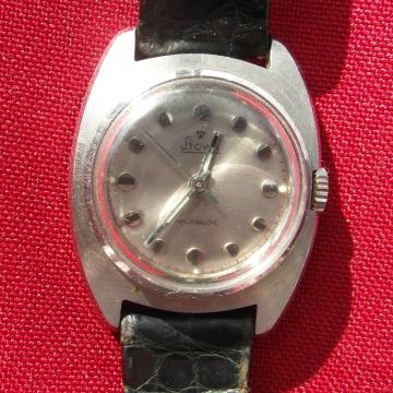 Stari ženski sat marke Stowa