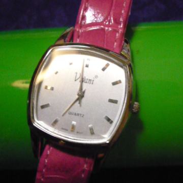 Vivani Quartz ženski ručni sat Novo!