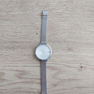 Ženki sat Tommy Hilfinger