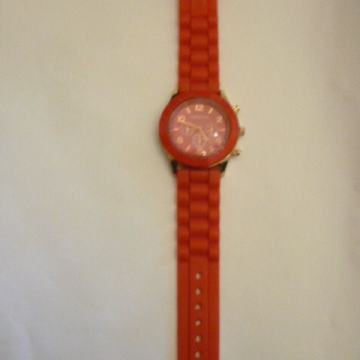 ženski QUARTZ SAT GENEVA sa gumiranim remenom