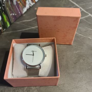 ženski ručni sat Geneva, novo, zapakirano