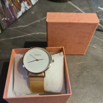 Ženski ručni sat Geneva, novo, zapakirano