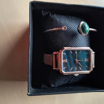 Ženski  ručni sat + narukvica