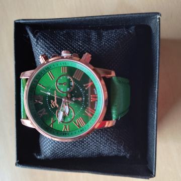 Ženski ručni sat zeleni