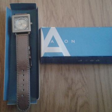 Ženski sat, Avon