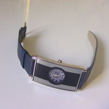 Ženski sat na baterije