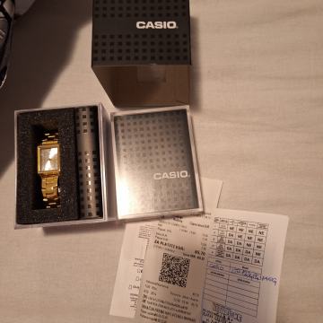 Ženski sat Casio