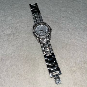 Zenski sat sa cirkonima