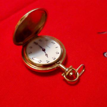 Ženski sat medaljon