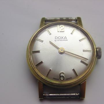 Ženski sat navijač Doxa