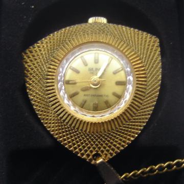 Ženski sat navijač