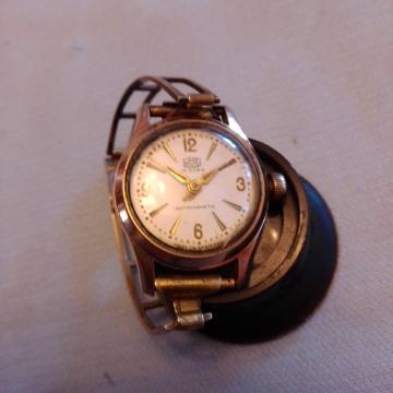 ženski sat UMF ruhla